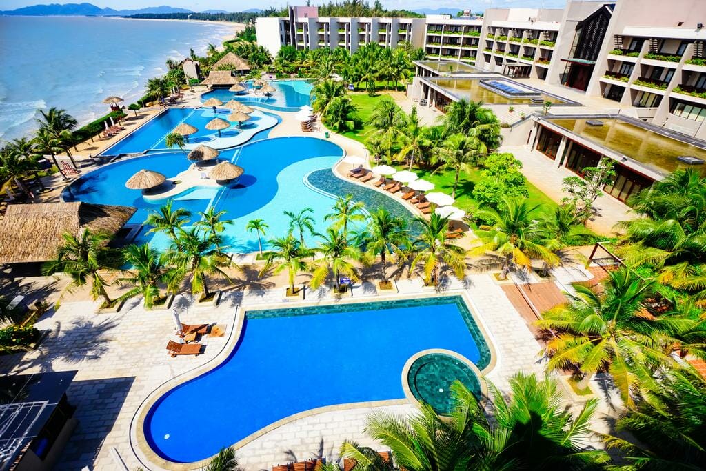 Resort hồ tràm