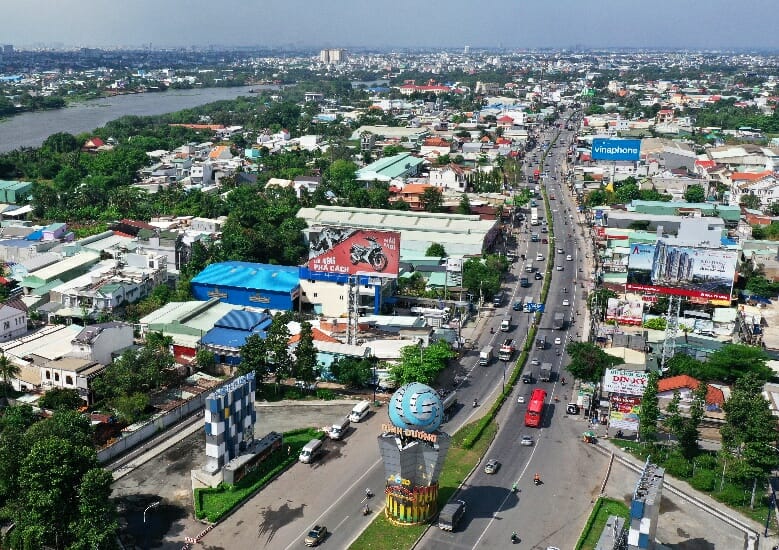 chuan bi giai phong mat bang ql13 de xay dung dai lo lon nhat tinh binh duong
