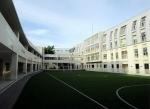 truong quoc te quan 7