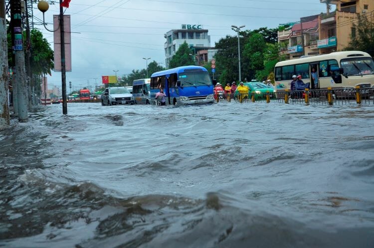 mua nha binh thanh tranh ngap nuoc