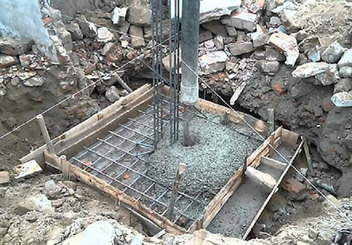 xây nhà trên giếng